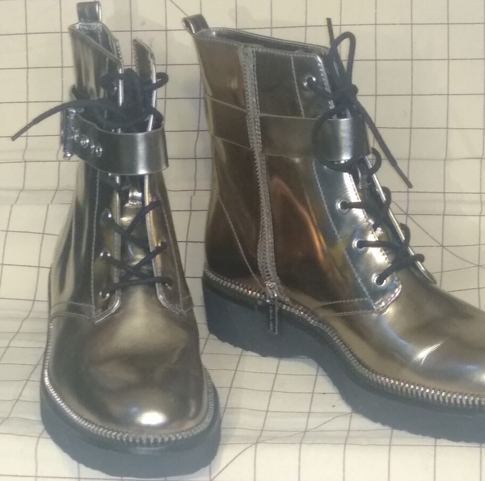 Micheal Kors Boots
